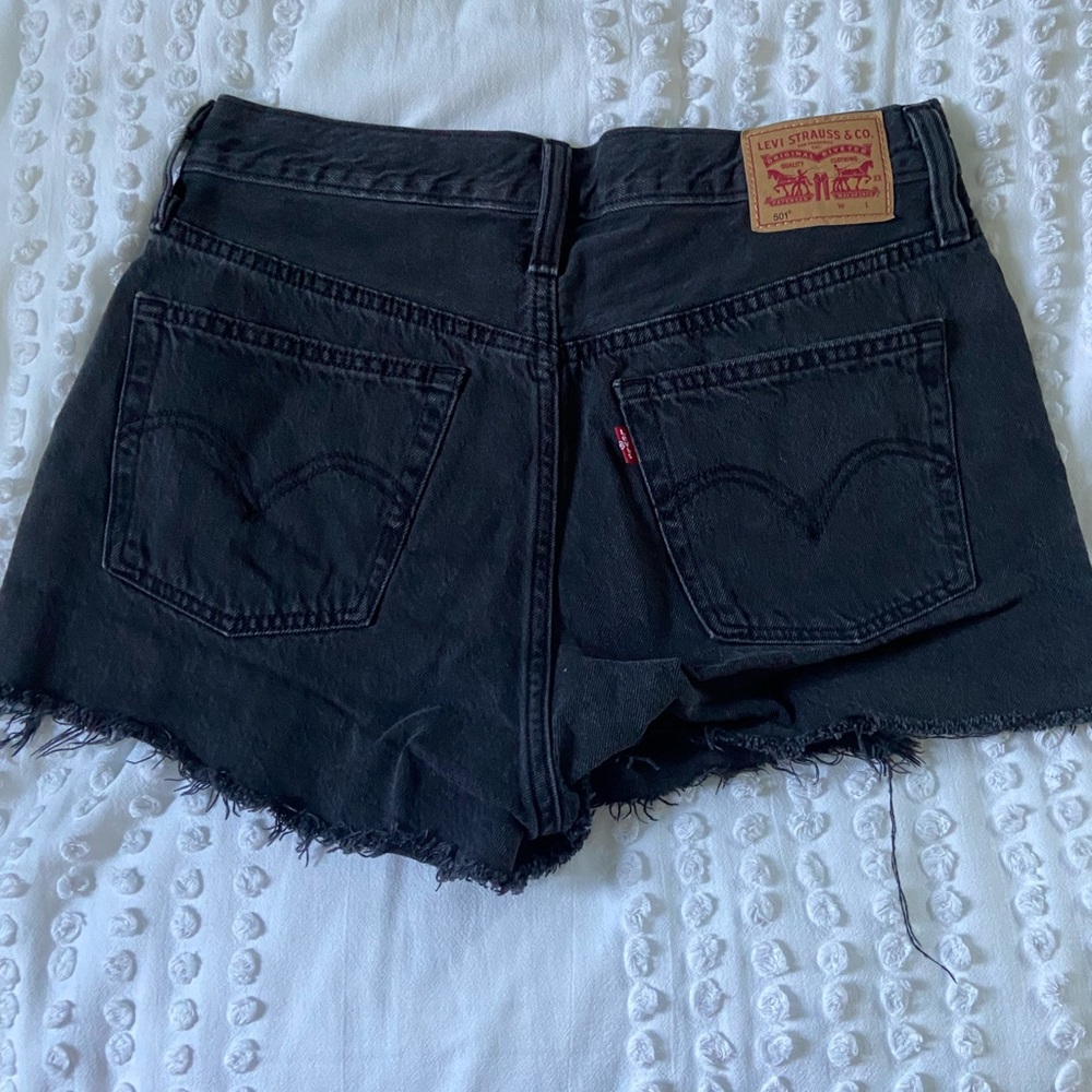 Levi’s Black Washed Denim Shorts NWOT - Picture 3 of 6